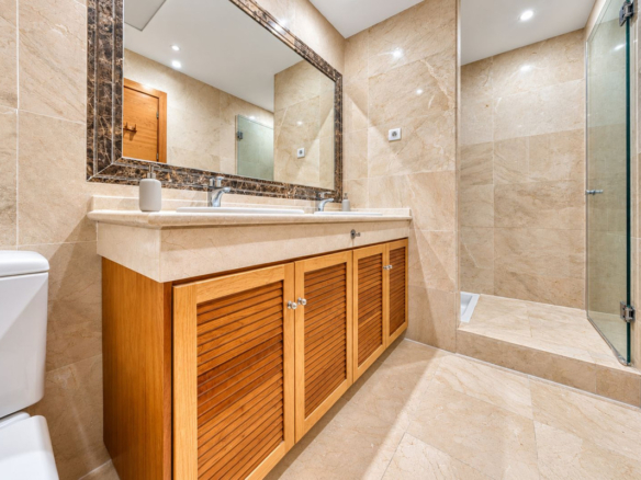 Townhouse for sale in Estepona
