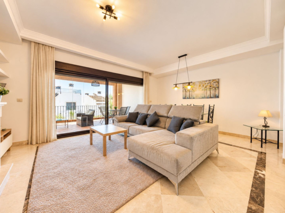 Townhouse for sale in Estepona