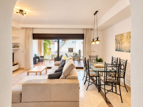 Townhouse for sale in Estepona