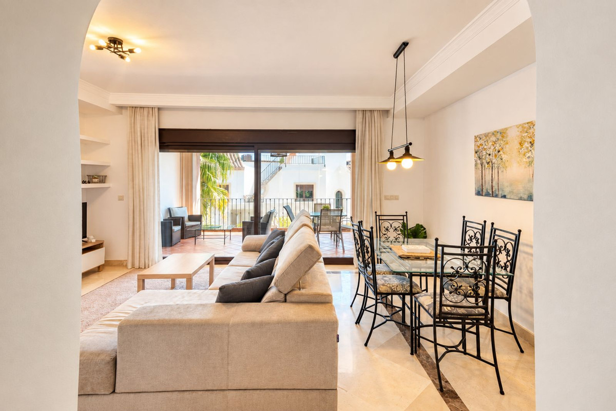 Townhouse for sale in Estepona