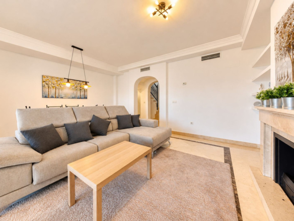 Townhouse for sale in Estepona