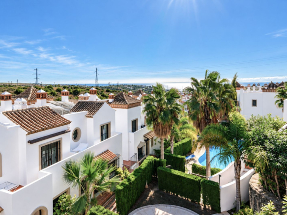 Townhouse for sale in Estepona