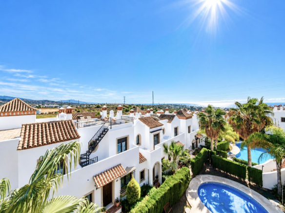 Townhouse for sale in Estepona