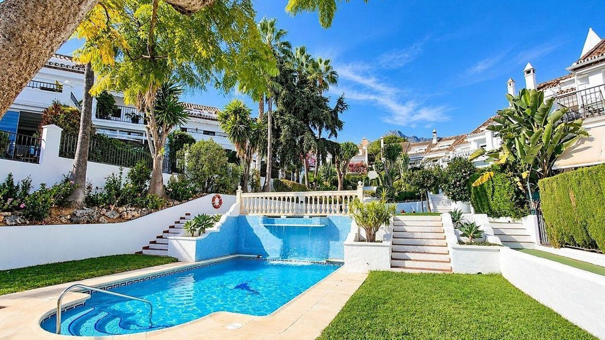 Townhouse-in-Marbella-Ref-R5462233 Townhouse for sale in Marbella
