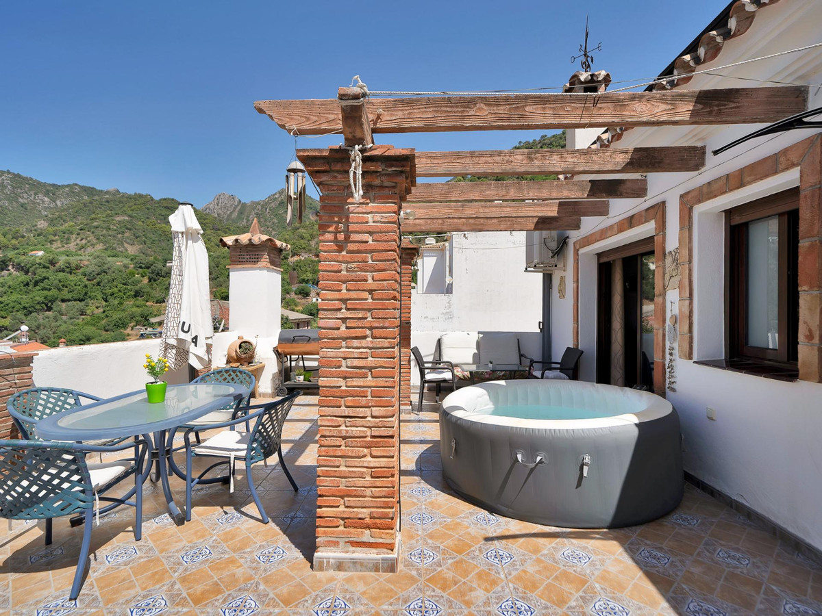Townhouse for sale in Ojén