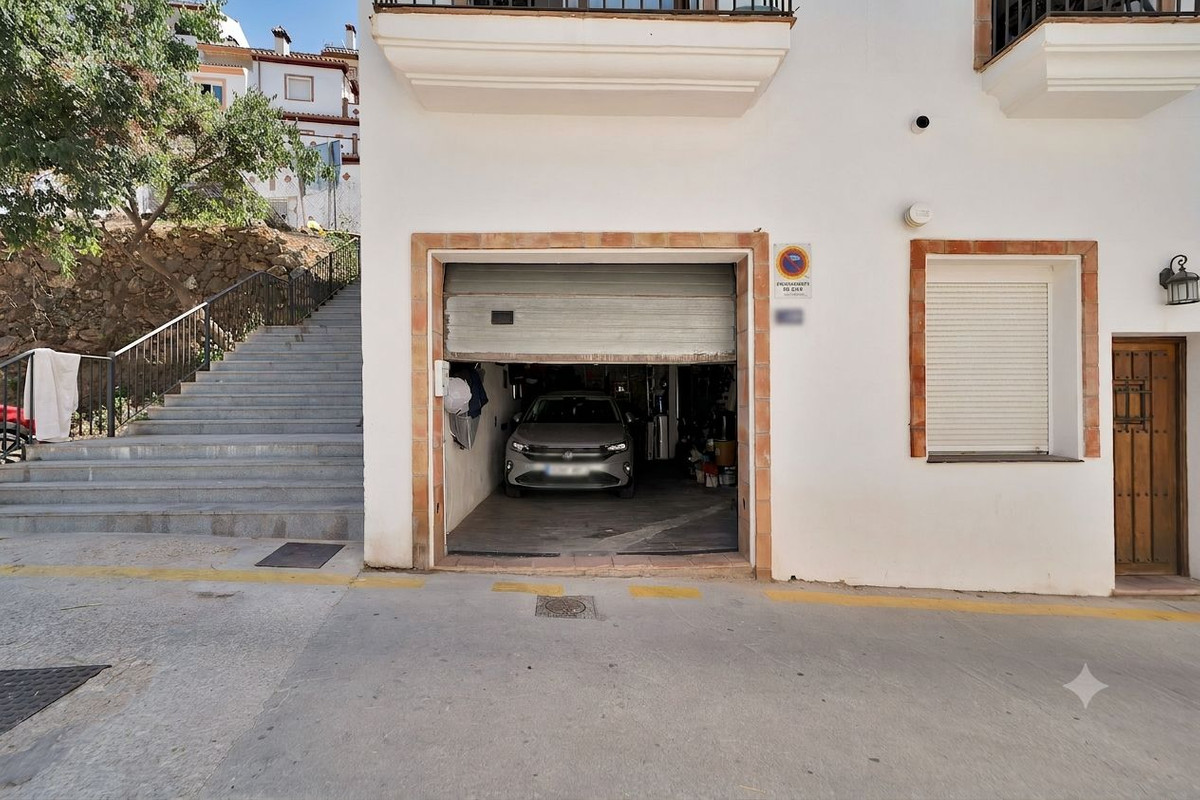 Townhouse for sale in Ojén