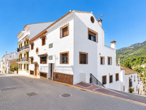 Townhouse for sale in Ojén