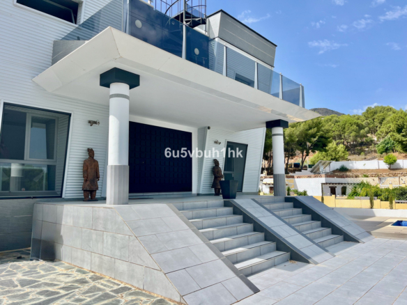 Villa for sale in Alhaurín de la Torre