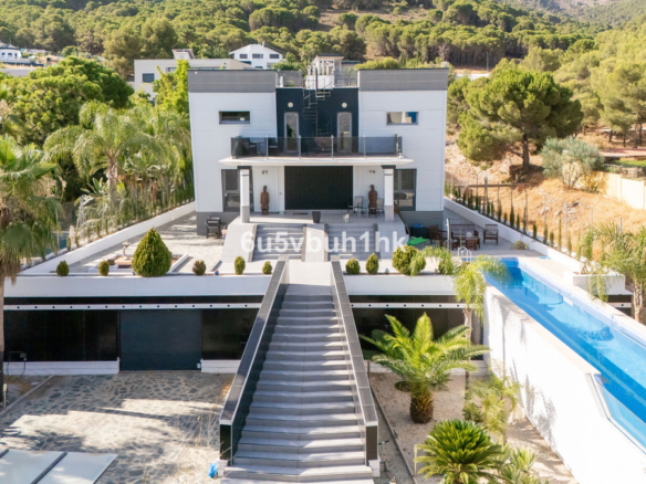 Villa for sale in Alhaurín de la Torre