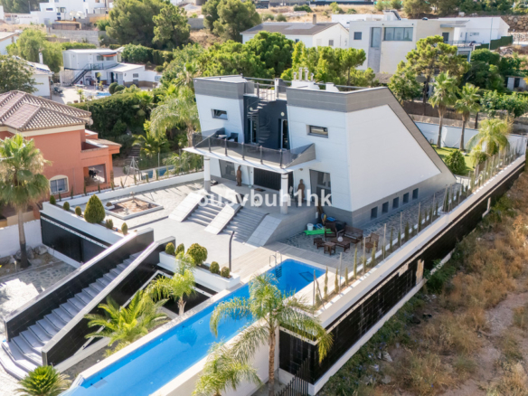 Villa for sale in Alhaurín de la Torre