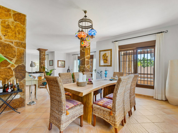 Villa for sale in Alhaurín de la Torre