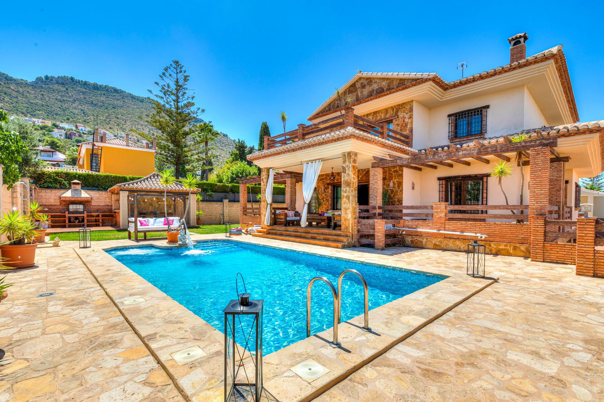 Villa for sale in Alhaurín de la Torre