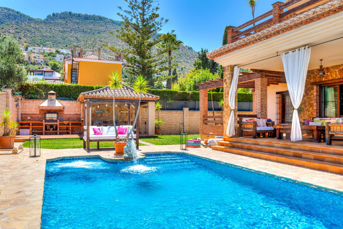 Villa for sale in Alhaurín de la Torre