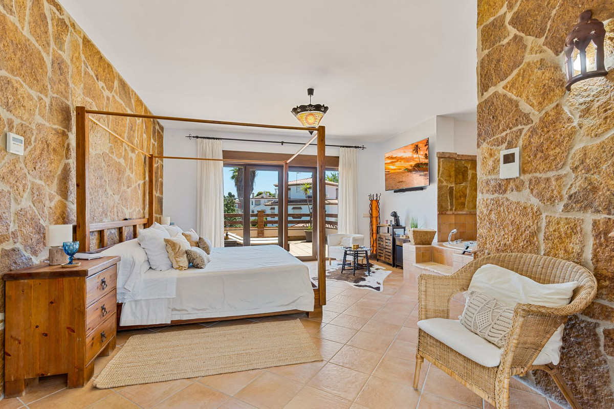 Villa for sale in Alhaurín de la Torre