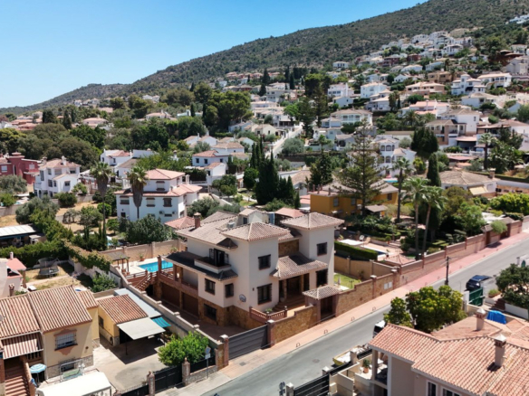 Villa for sale in Alhaurín de la Torre