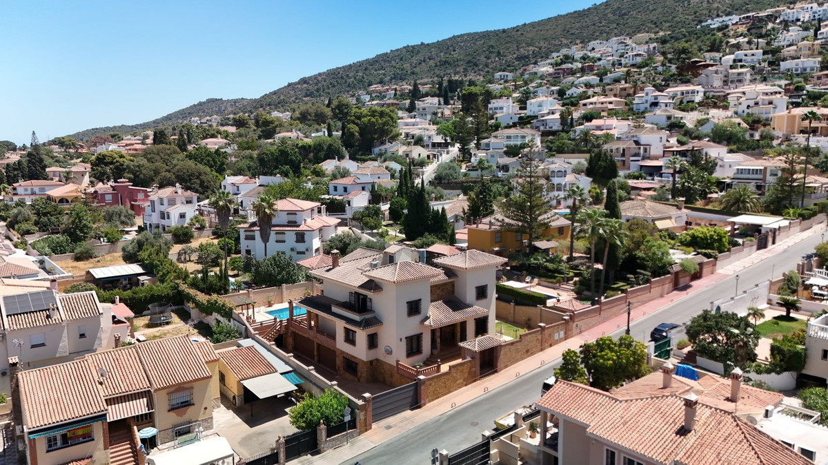 Villa for sale in Alhaurín de la Torre