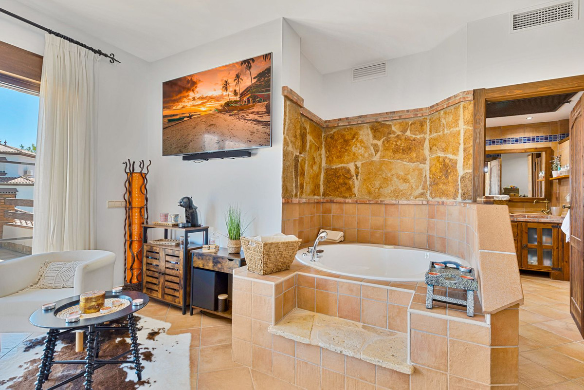 Villa for sale in Alhaurín de la Torre
