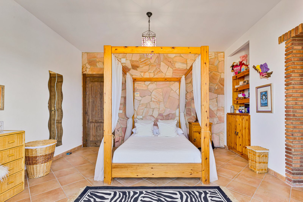 Villa for sale in Alhaurín de la Torre