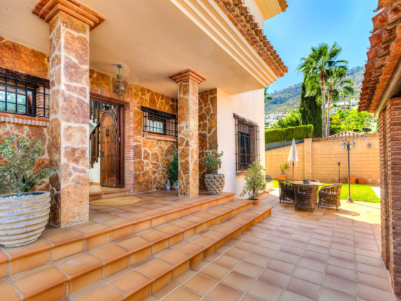 Villa for sale in Alhaurín de la Torre