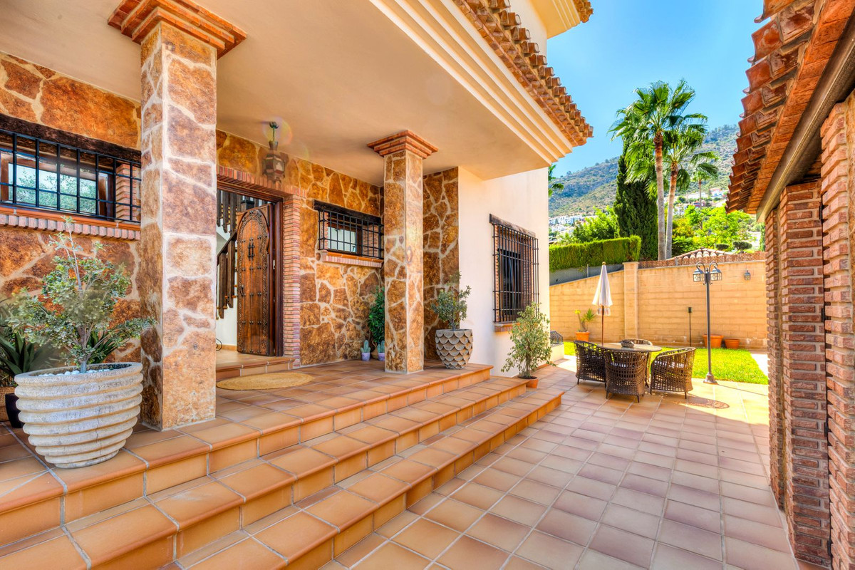 Villa for sale in Alhaurín de la Torre
