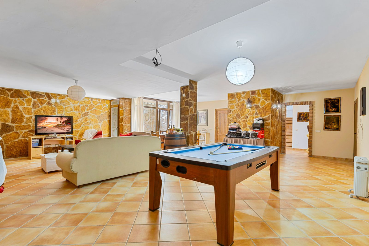Villa for sale in Alhaurín de la Torre