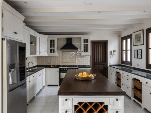 Villa for sale in Benahavís
