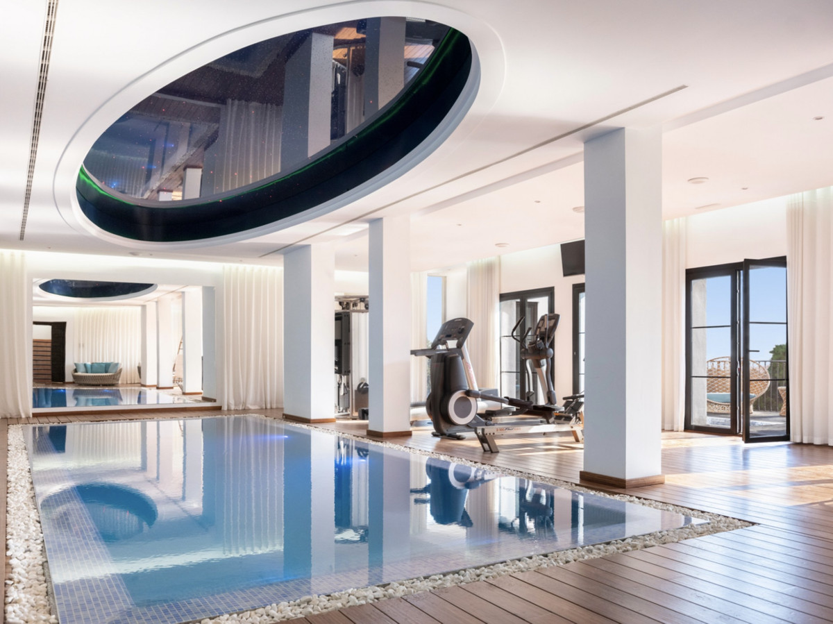Villa for sale in Benahavís