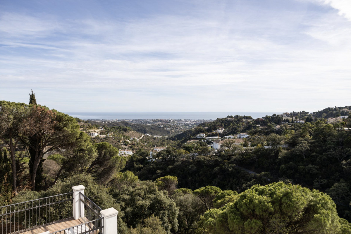 Villa for sale in Benahavís