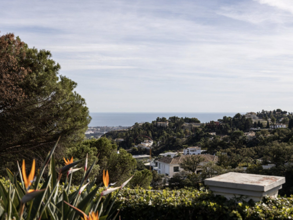 Villa for sale in Benahavís