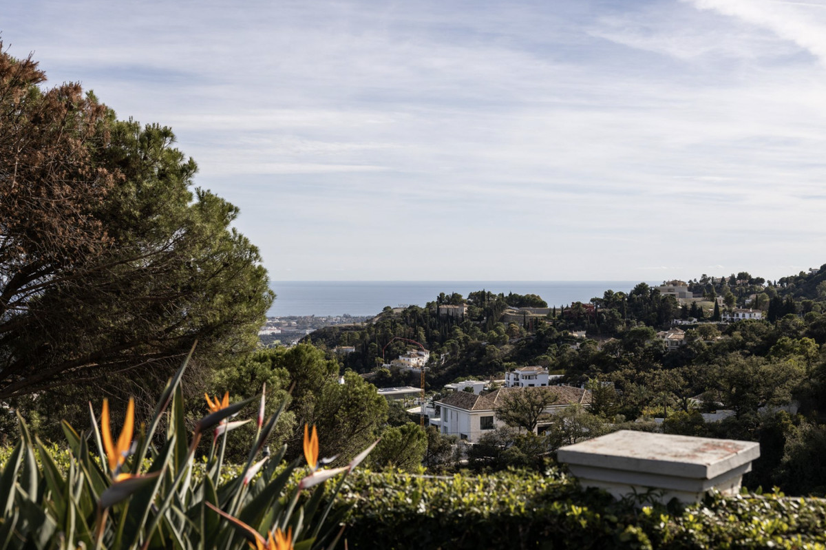 Villa for sale in Benahavís
