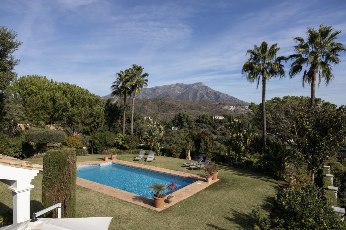 Villa for sale in Benahavís