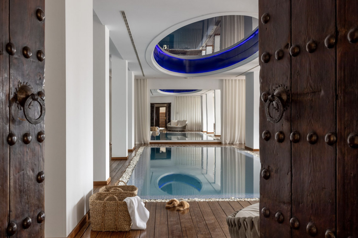 Villa for sale in Benahavís