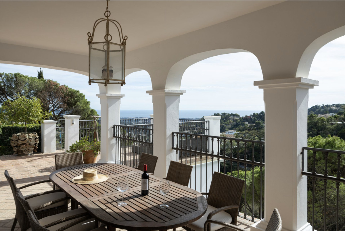 Villa for sale in Benahavís
