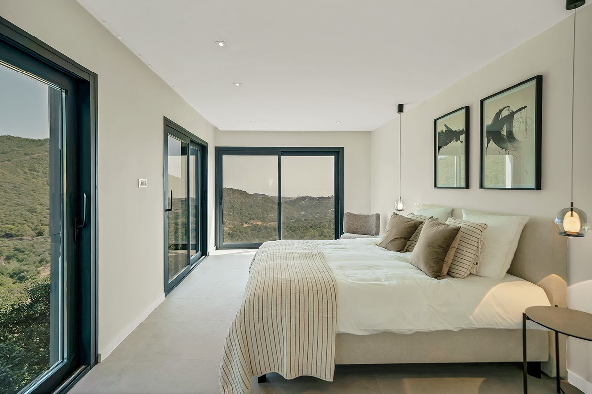 Villa for sale in Benahavís