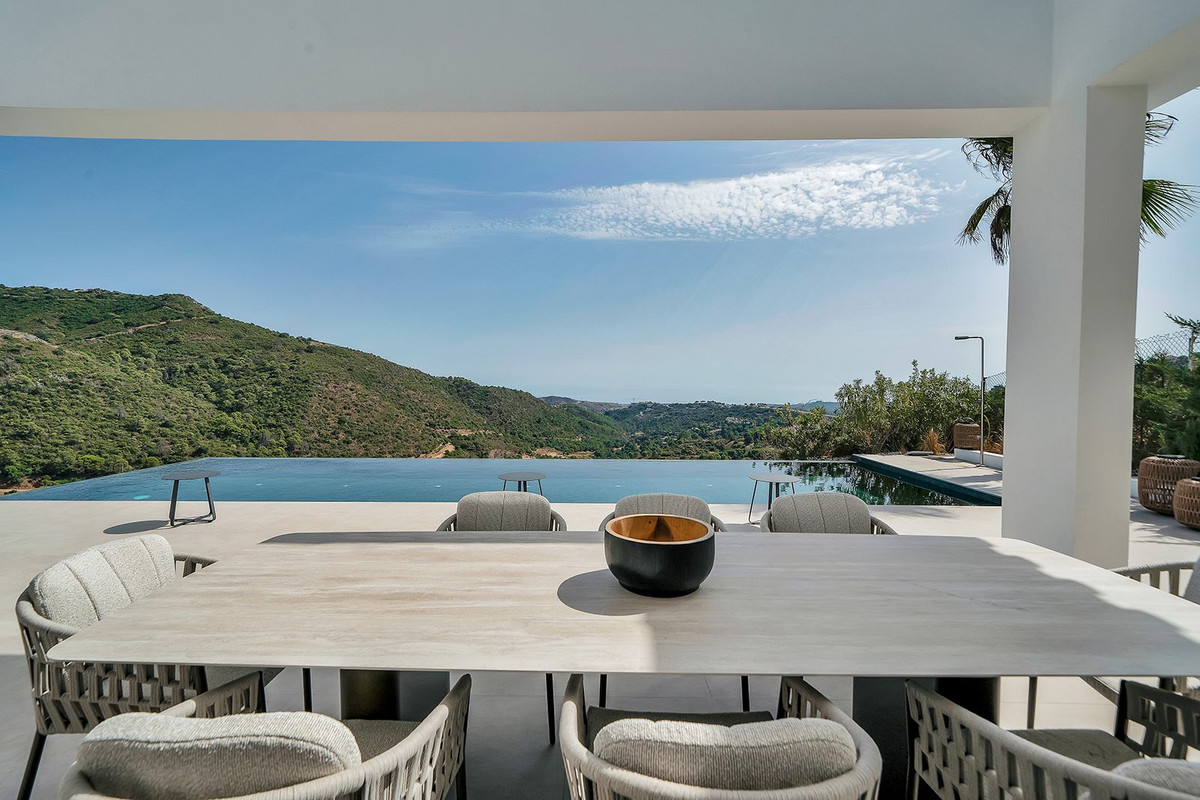 Villa for sale in Benahavís