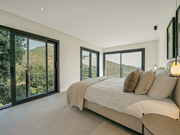 Villa for sale in Benahavís