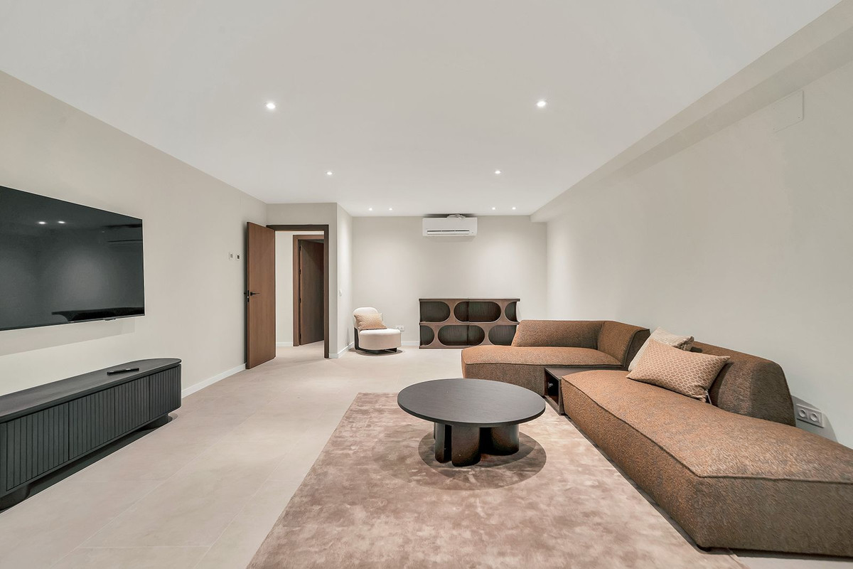 Villa for sale in Benahavís
