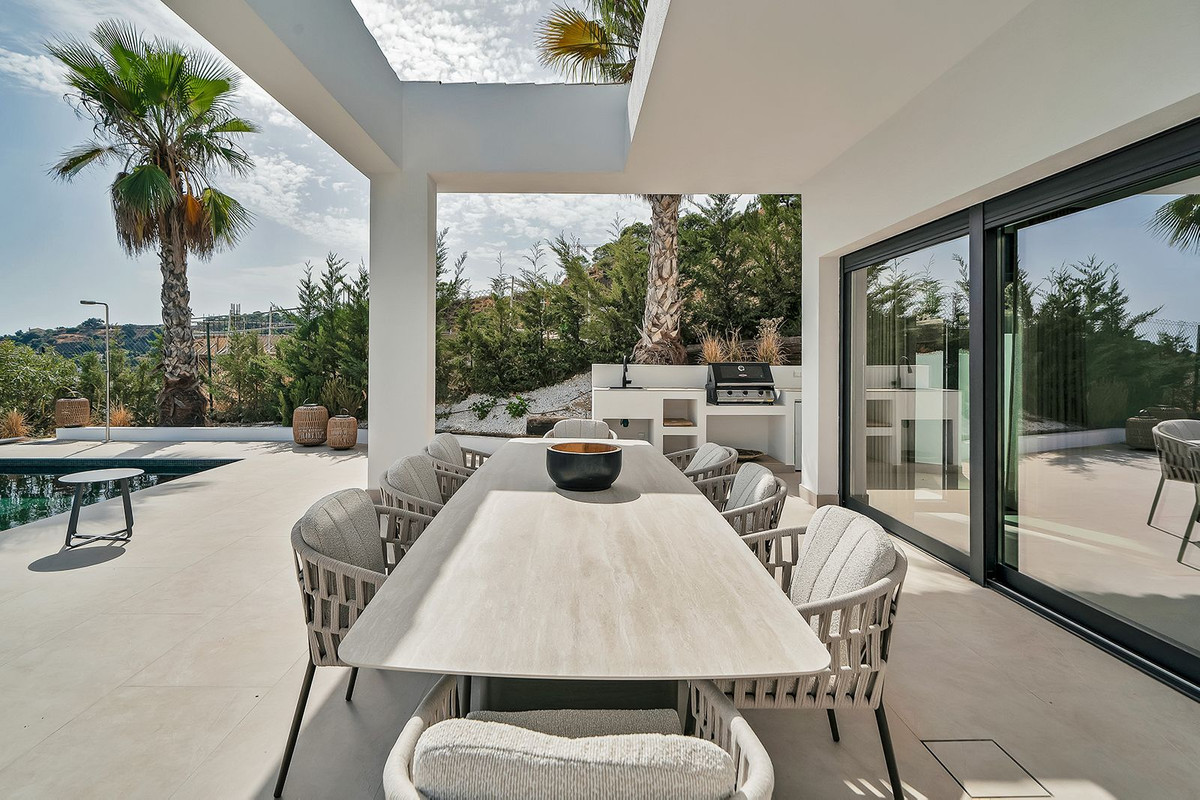 Villa for sale in Benahavís