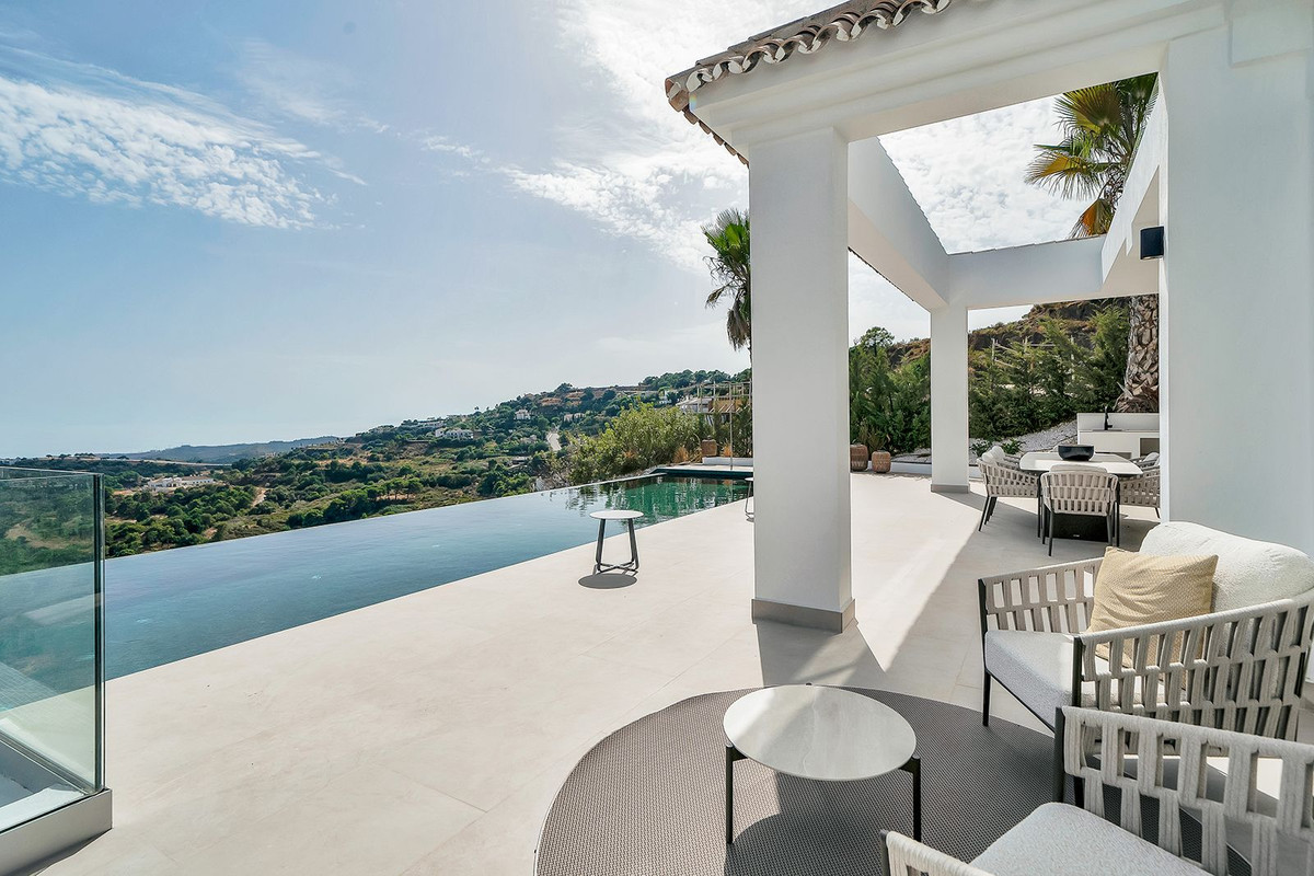 Villa for sale in Benahavís
