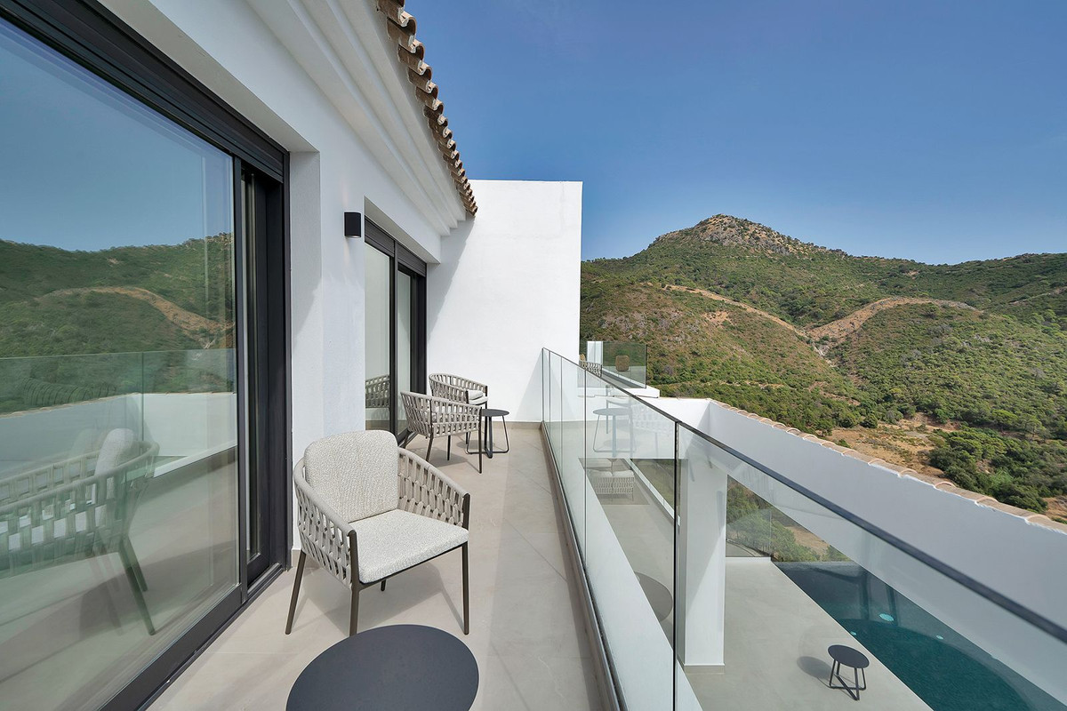 Villa for sale in Benahavís