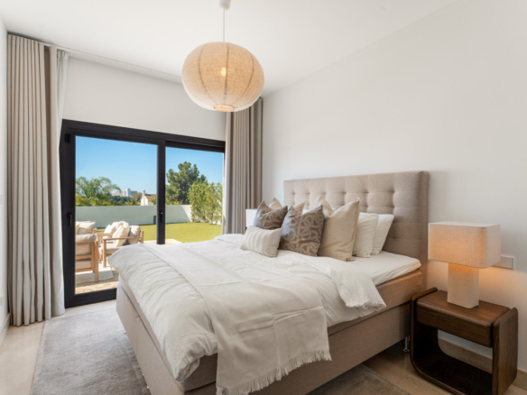 Villa for sale in Benahavís