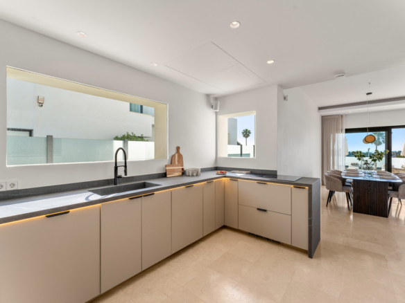 Villa for sale in Benahavís