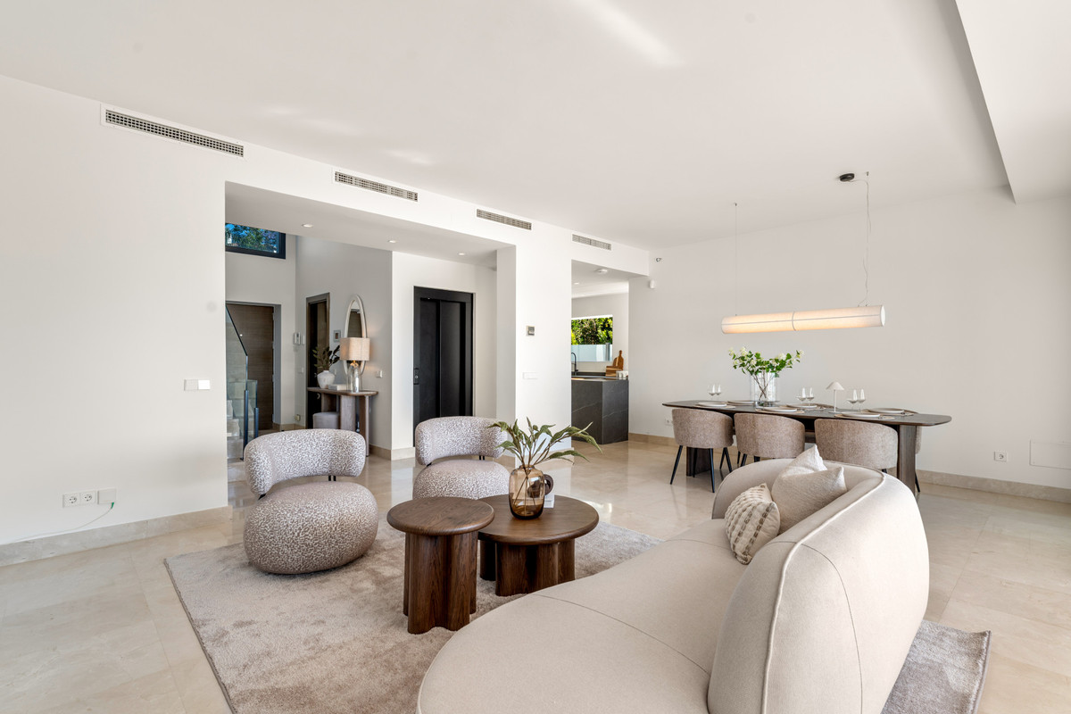 Villa for sale in Benahavís