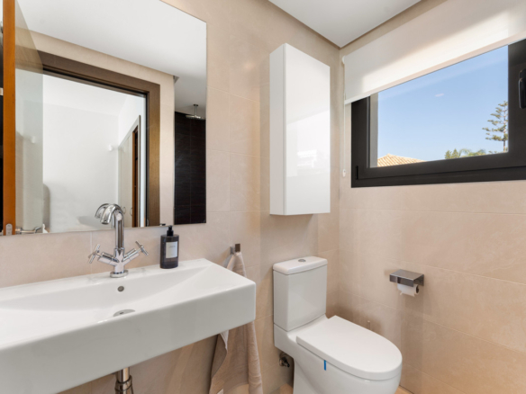 Villa for sale in Benahavís