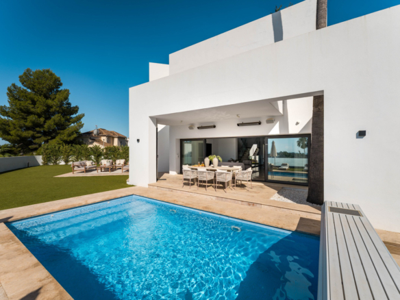 Villa for sale in Benahavís