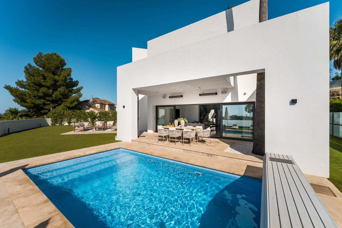 Villa for sale in Benahavís