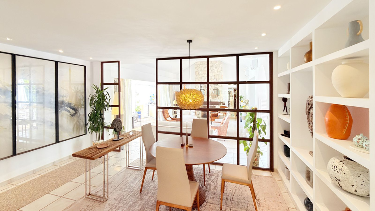 Villa for sale in Benalmadena