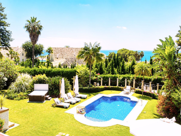 Villa for sale in Benalmadena
