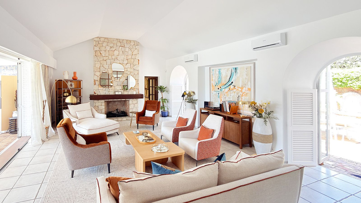 Villa for sale in Benalmadena