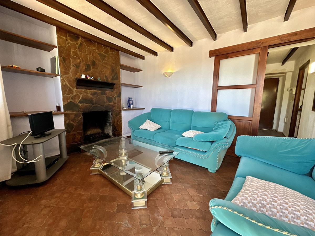 Villa for sale in Benalmadena